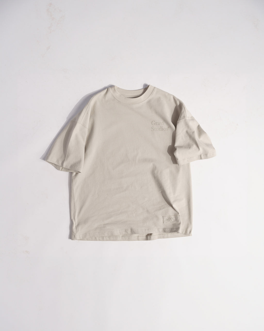 Weißes Oversized T-Shirt mit Langem Arm, Vorderseite mit Druck auf der Brust 